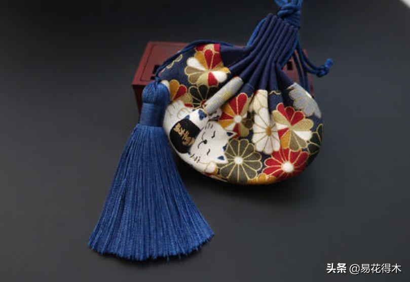 香水價(jià)格排名,??香水價(jià)格排名大解密??貴族香氛與平價(jià)之美的碰撞！